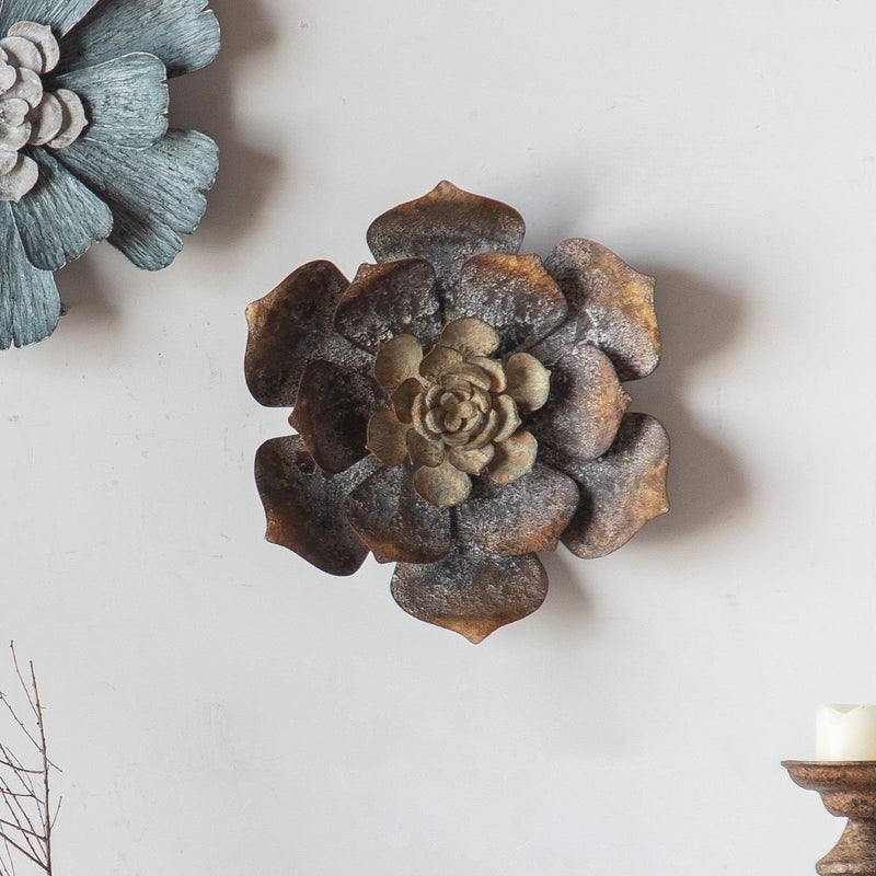 lower Wall Decor Statue Close-Up A1885