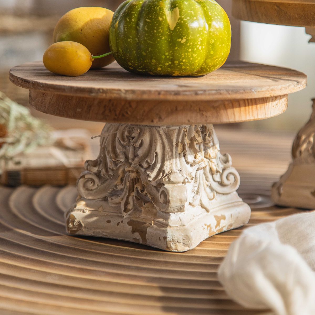 Lawrence Cake Stand Close-Up