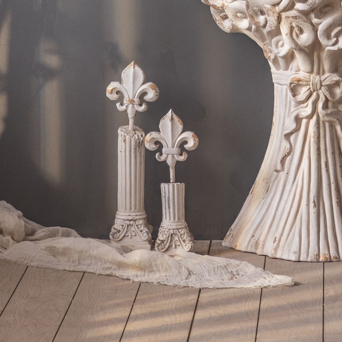 4.Bryan Fleur de Lis Ornaments Overall View