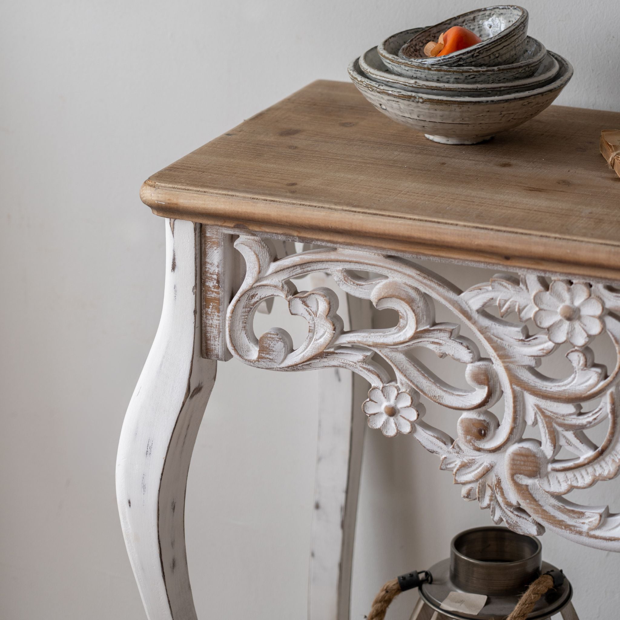 Fedora console cabriole leg and corner carving detail