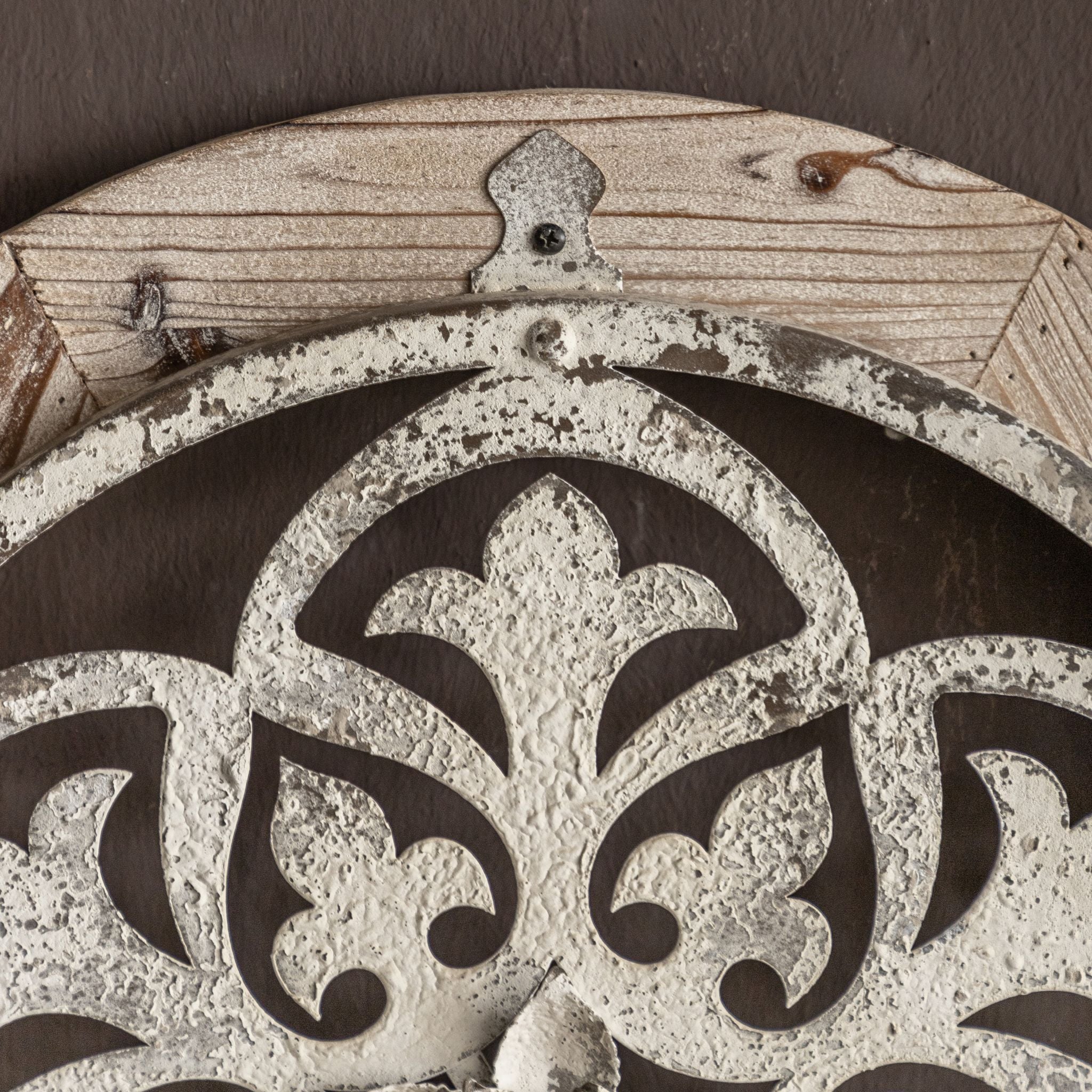 Cielo round wall medallion styled on a wall