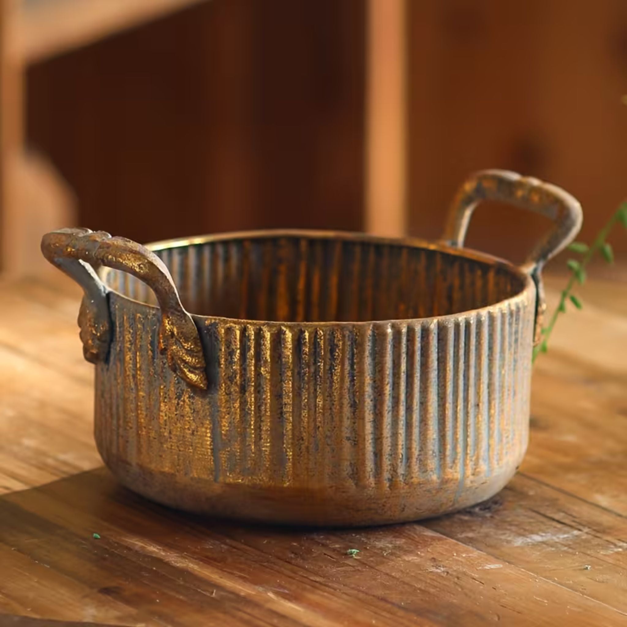 Milo large bowl empty showing the wide low shape and handle detail