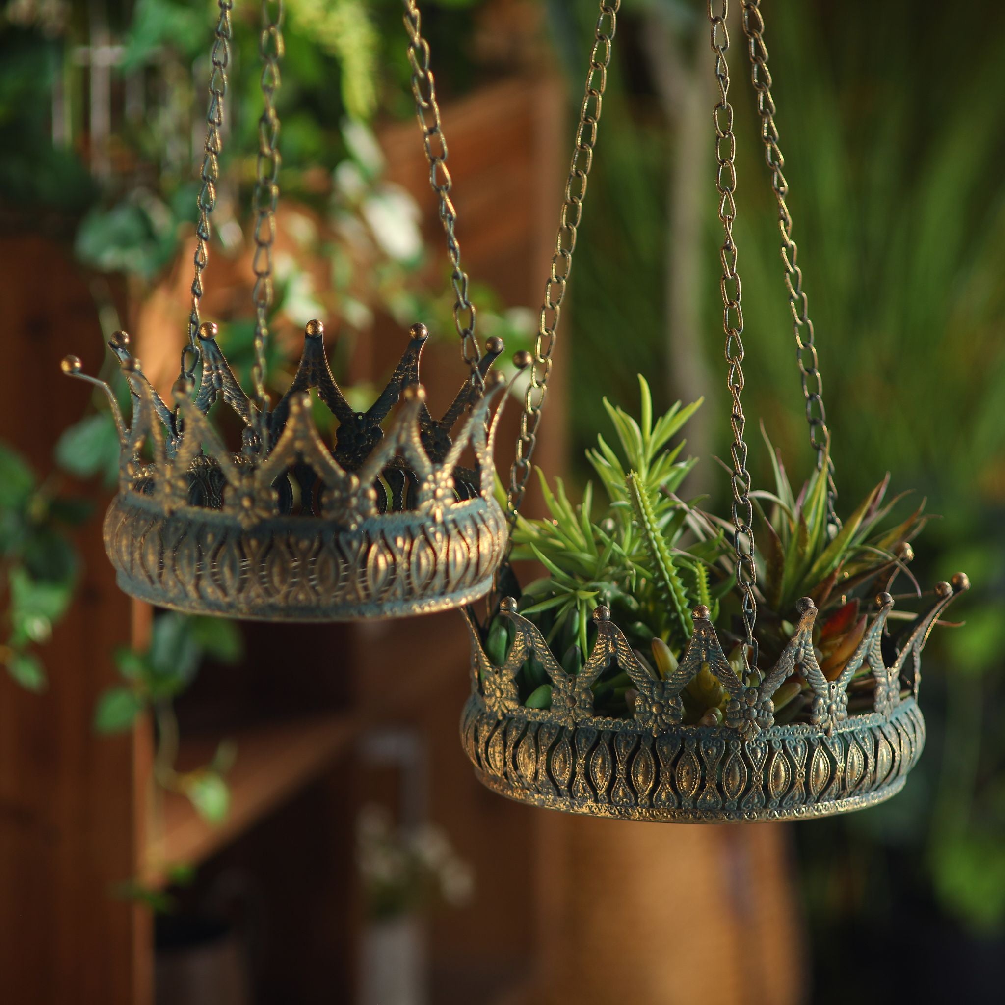 Close-up of the crown points and embossed band on the Johanna hanging planter