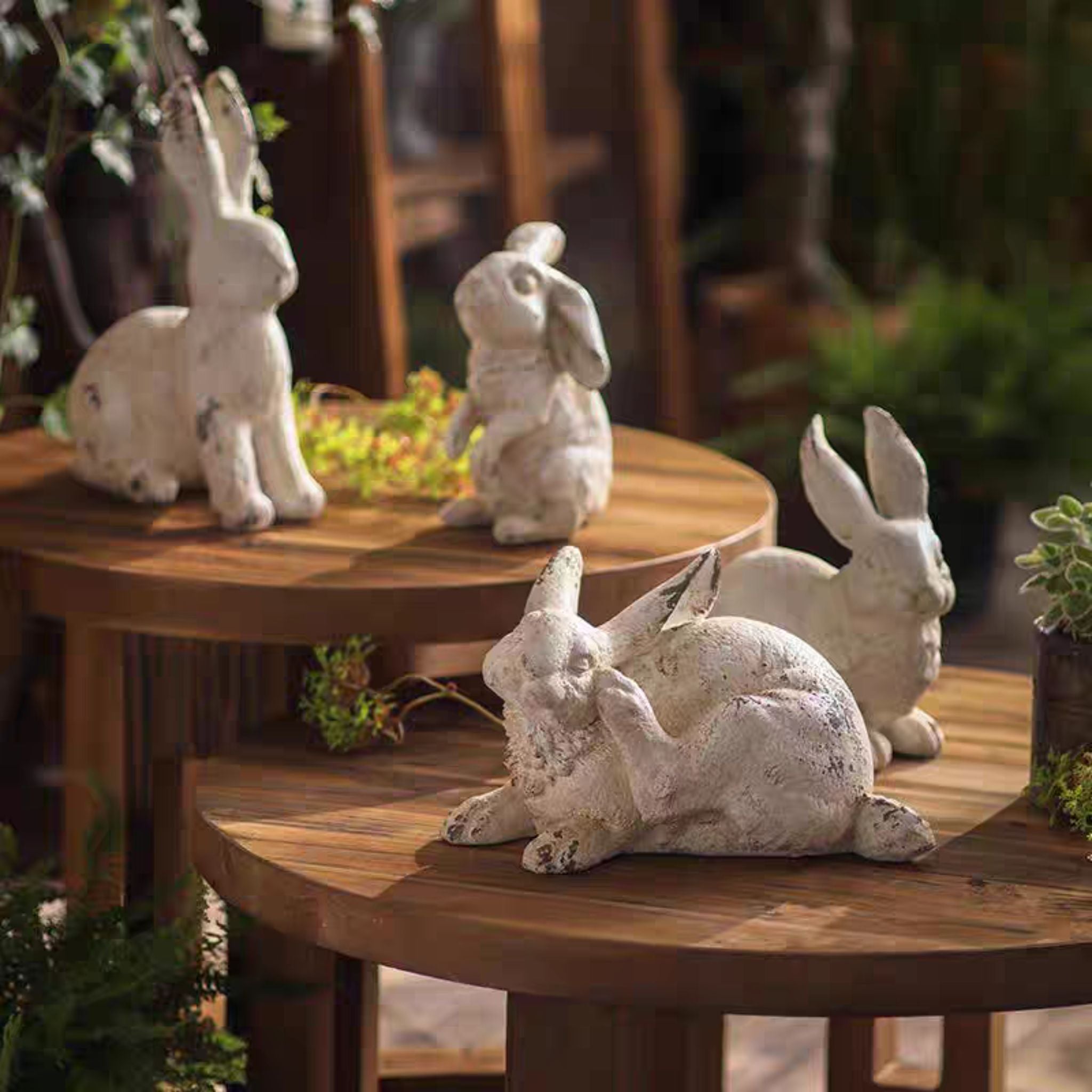 Bisou French Provincial Rabbit Statue, Whitewashed Magnesia Garden Decor 20cm