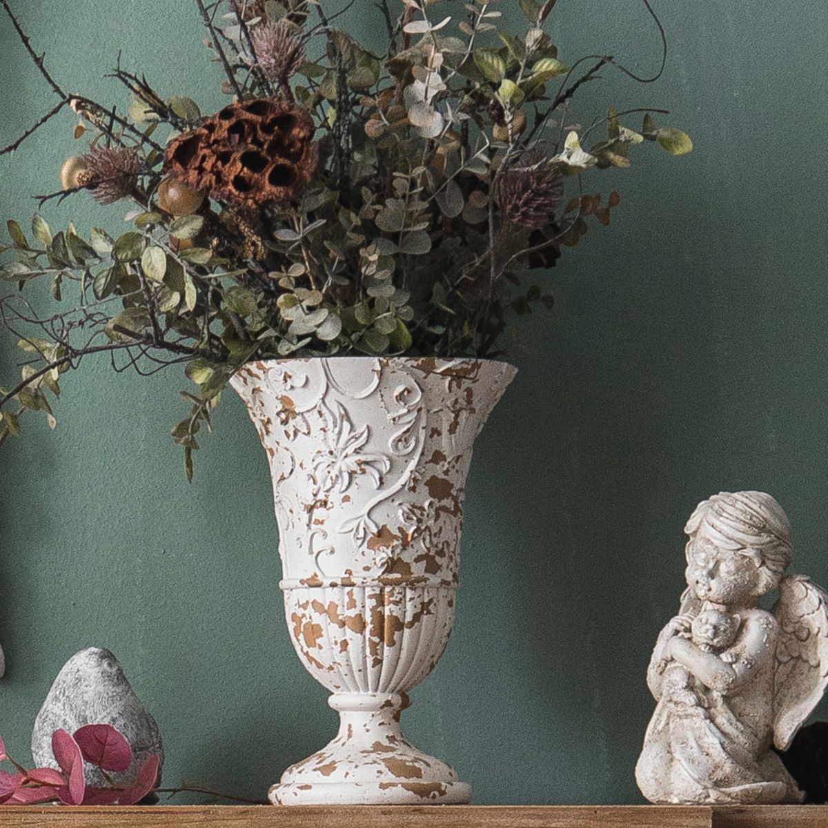 Andrea Flower Vase Close-Up
