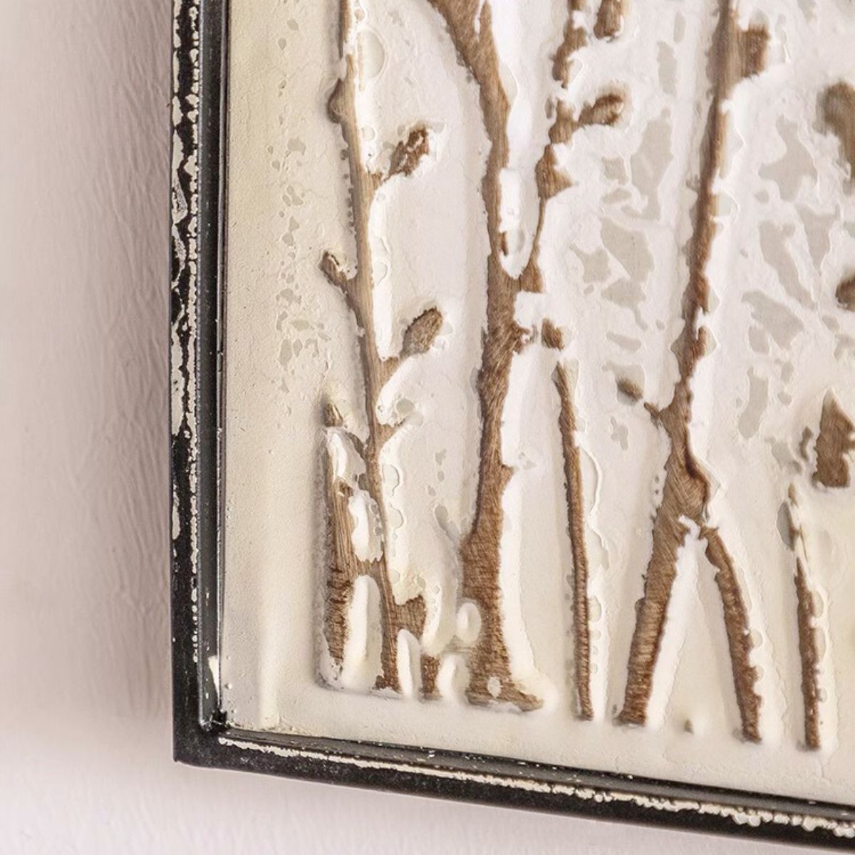 Courtney Metal Wall Art Close-Up Frame