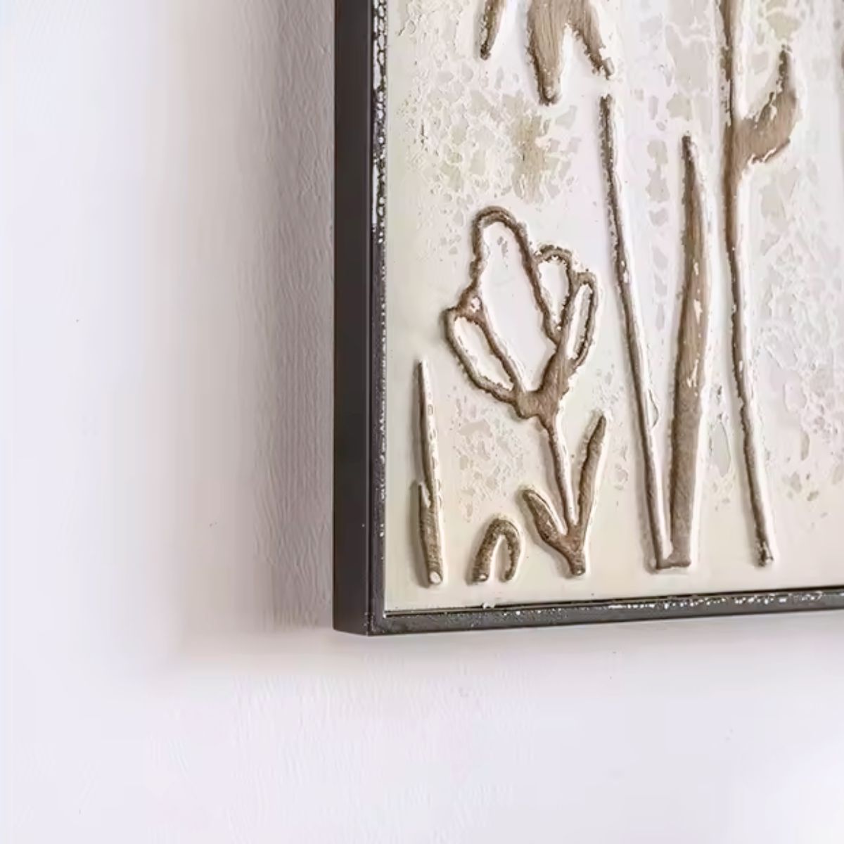 Taylor Metal Wall Art Close-Up Frame