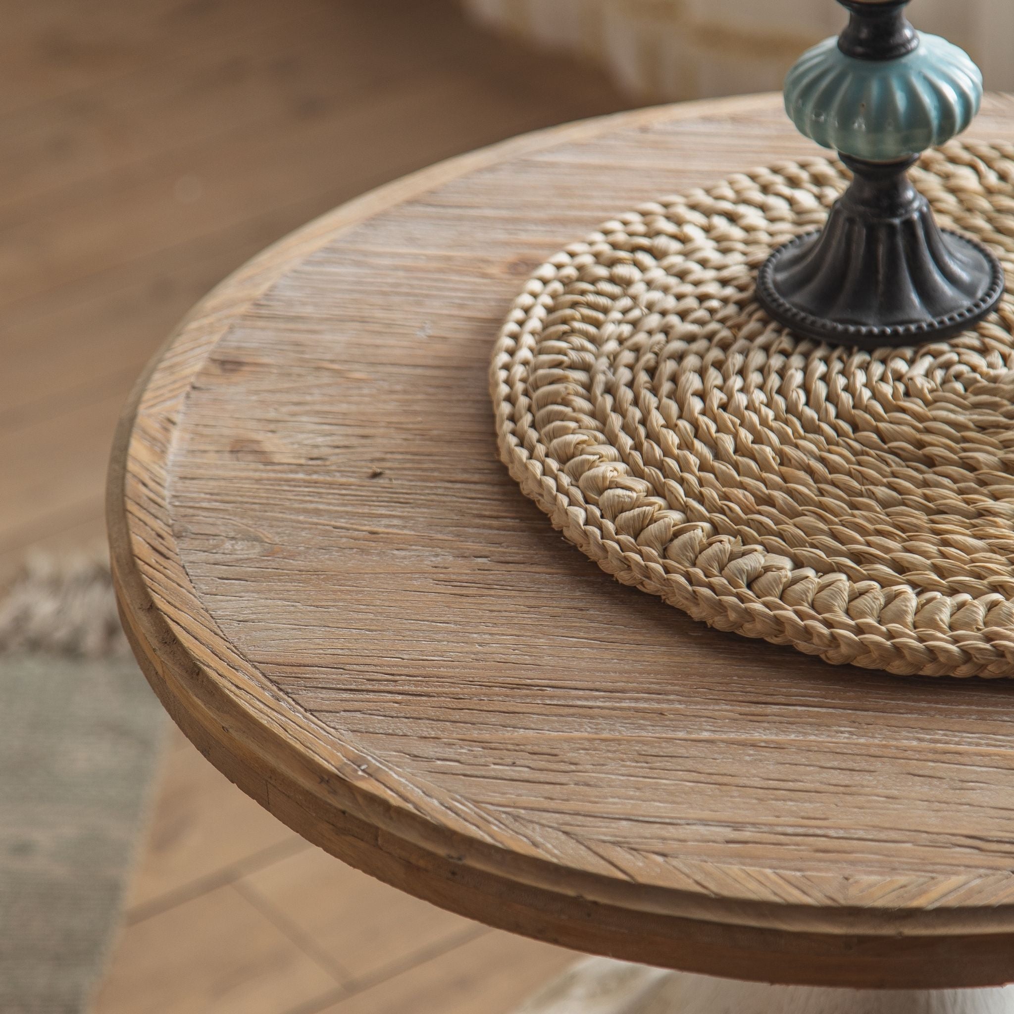 Tullia side table reclaimed look fir top grain close up