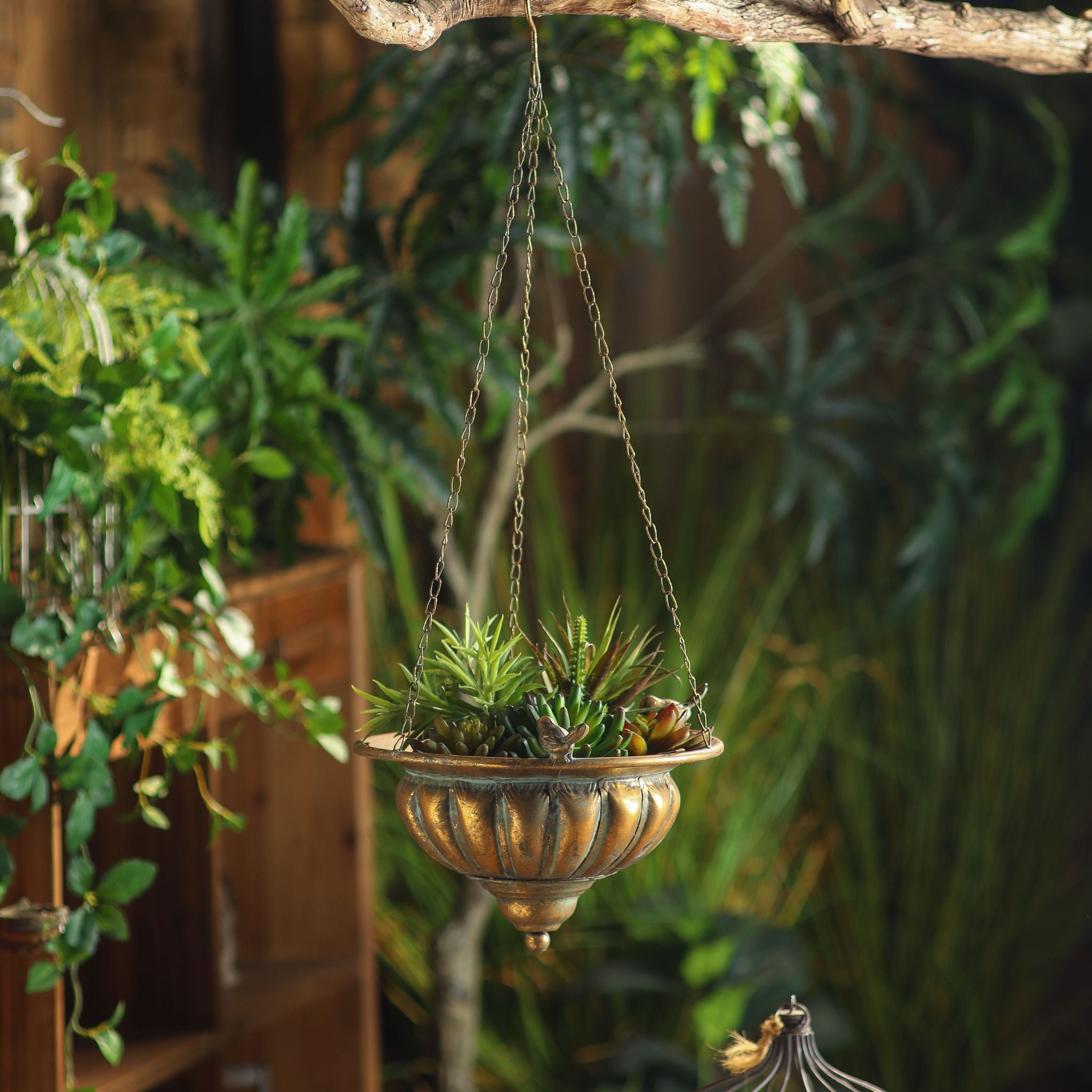 Detail of the drop finial and fluted underside of the Nera hanging planter