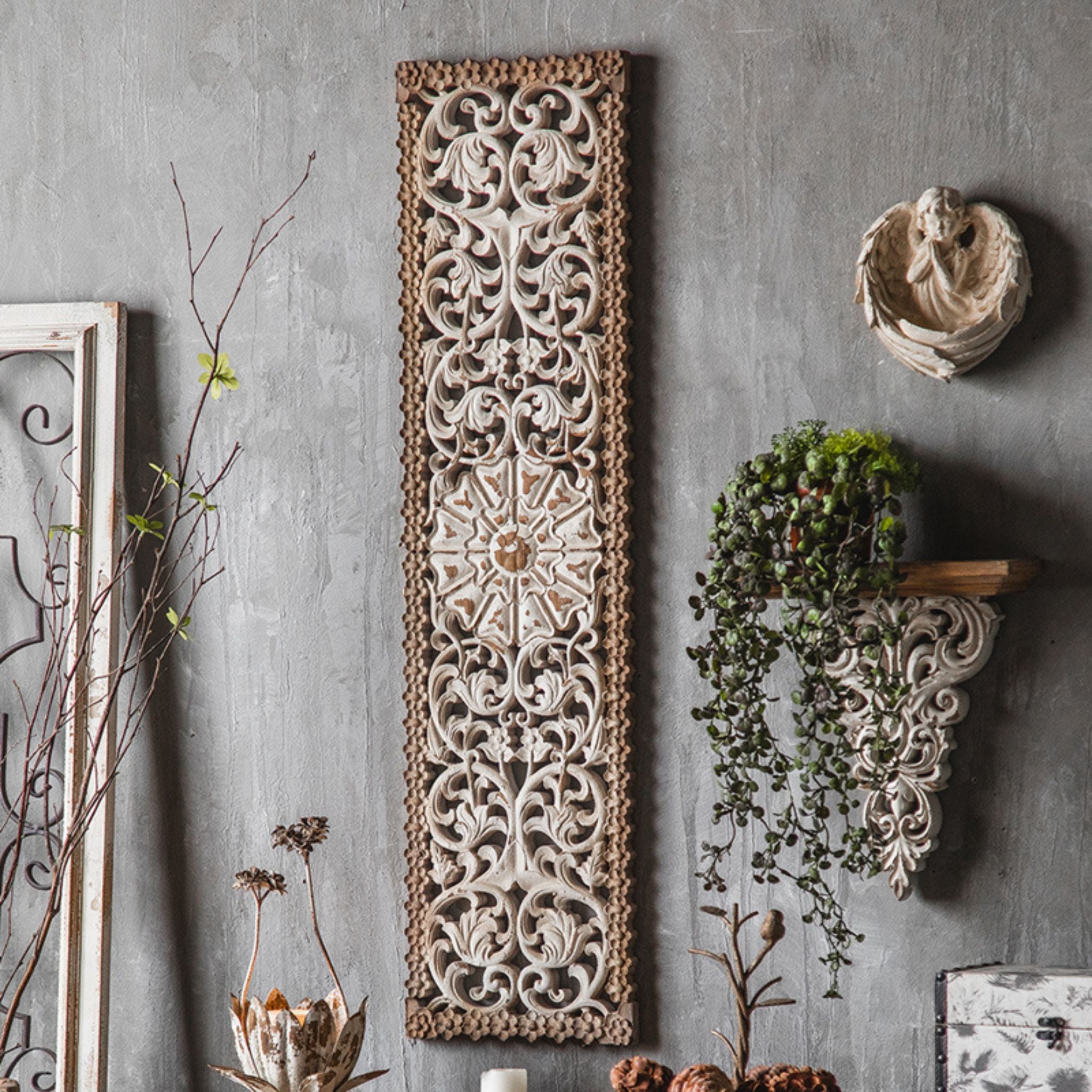 Calla carved wall panel acanthus scroll and beaded border detail