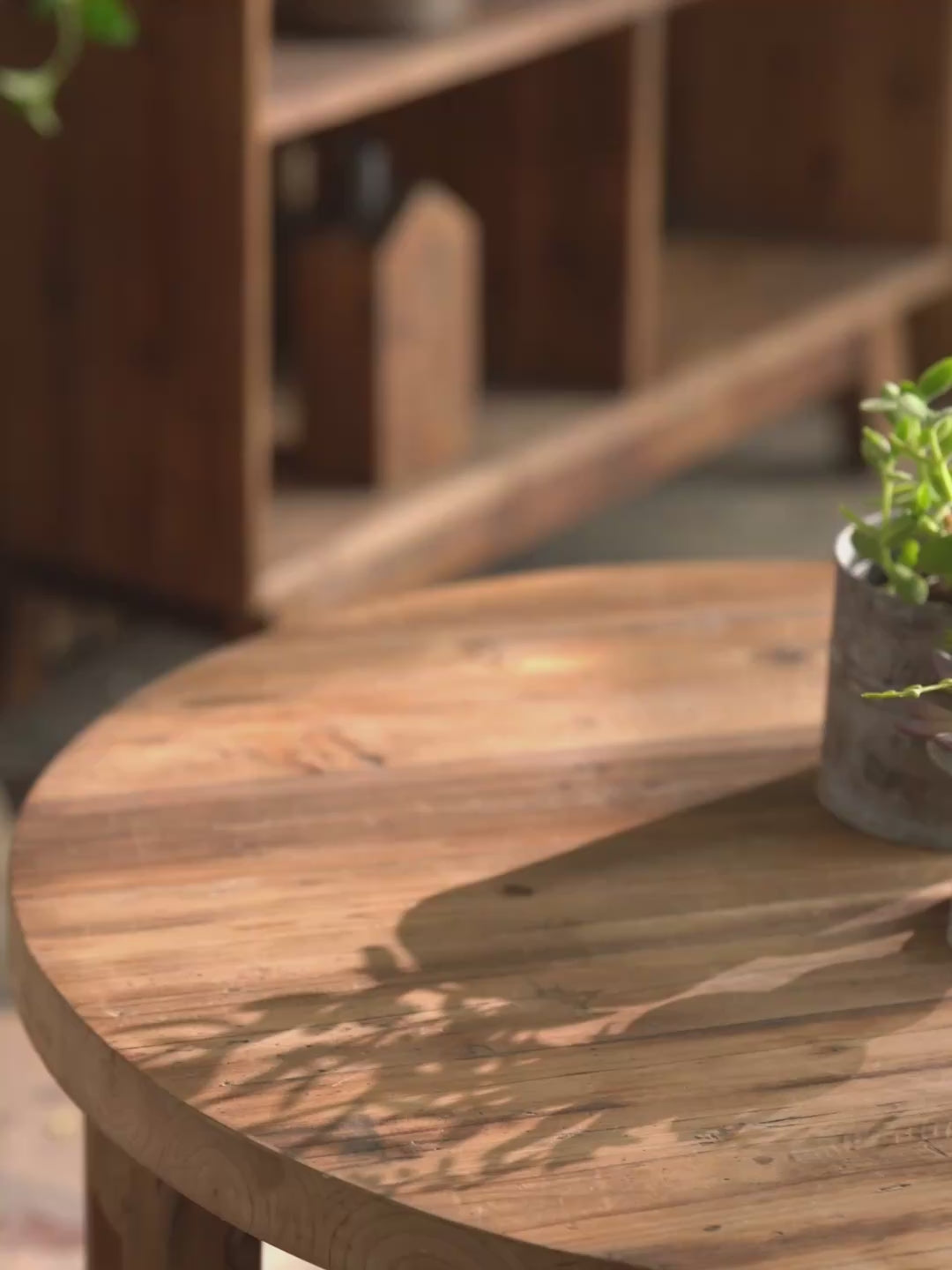 Video showing the openwork detail of the Seychelle pierced metal planter.