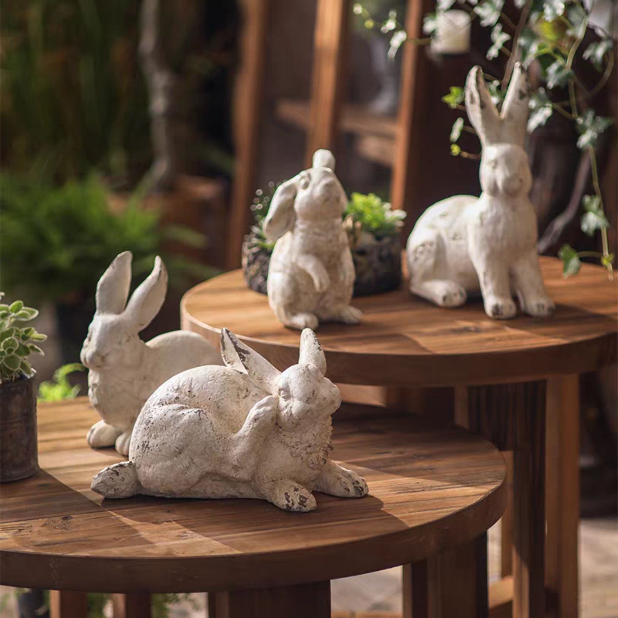 Bisou French Provincial Rabbit Statue, Whitewashed Magnesia Garden Decor 20cm