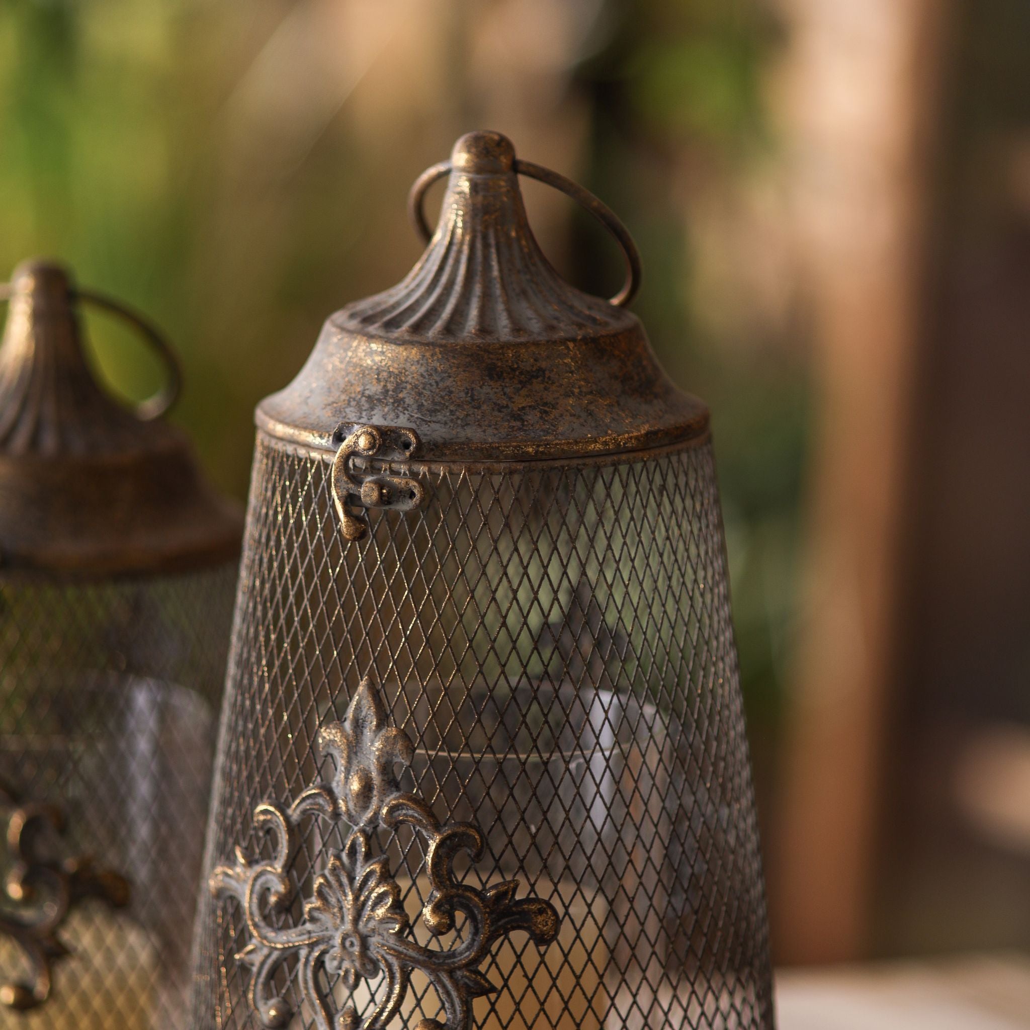 stephanie-candle-lantern-domed-top-ring-handle-detail.jpg
