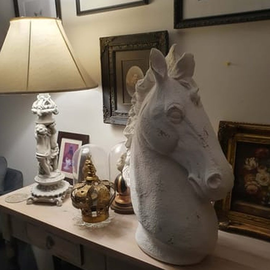 Aurelius French Provincial Horse Head Statue in a customer's home
